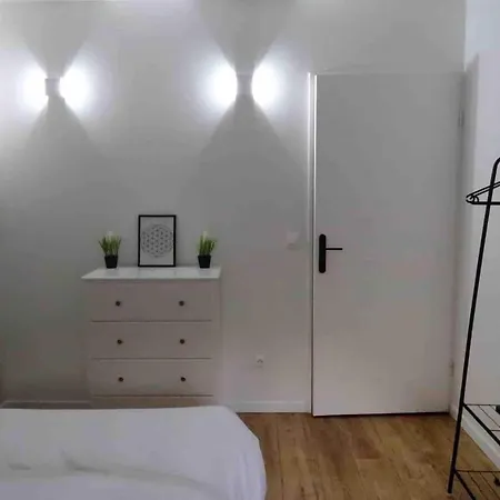 F3 - 14 min Cathédrale / 12 min Gare + Parking Appartement *